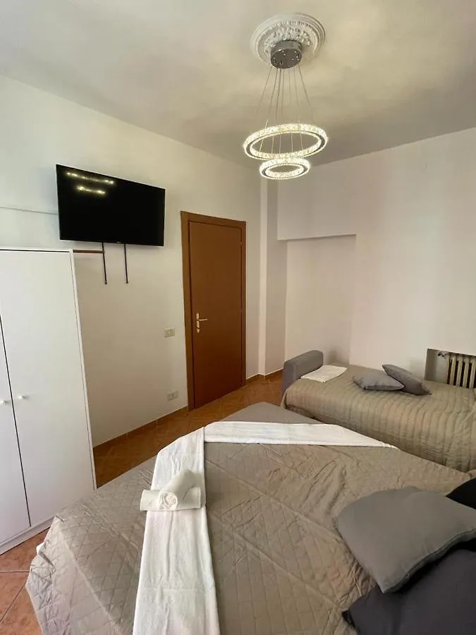 Destiny Home 2 Verona - Piazza Isolo 0*,